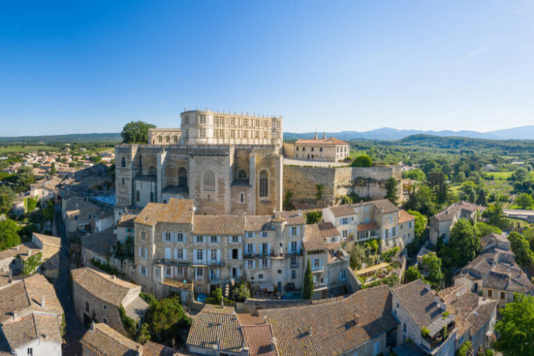 grignan drone vue ciel panorama paysage